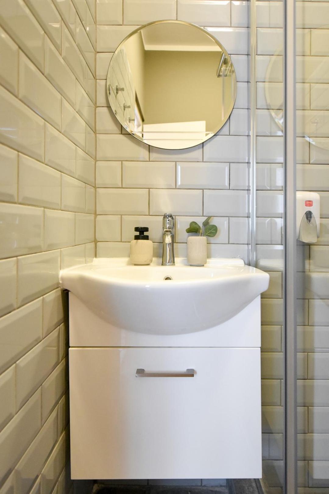 City Center Getaway - Cozy Accommodation For Your Perfect Stay Bucarest Habitación foto